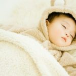 赤ちゃんを自然な睡眠へと促すおくるみ【エマムール】